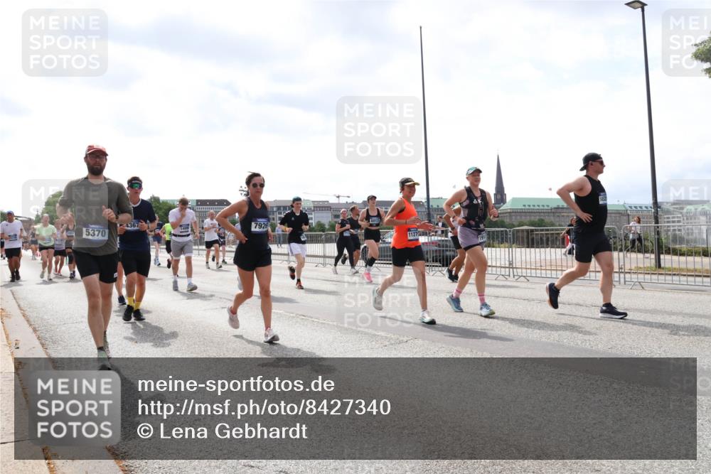 29.06.2025 - hella hamburg halbmarathon Lena Gebhardt http://msf.ph/oto/8427340 29.06.2025 10:43:36 Lombardsbrücke 5370, 4367, 60127, 7926, 1127, 191, 1023, 1155, 1310, 1400, 1816, 1878, 2073, 2733, 3074, 3238, 3288, 3329, 3390, 3597, 3638, 4056, 4177, 4302, 4367, 4680, 4866, 5192, 5201, 5214, 5293, 5370, 5610, 5720, 5890, 6012, 6036, 6096, 6226, 6334, 6440, 6931, 6971, 6973, 7197, 7205, 7206, 7461, 7489, 7504, 7872, 7926, 8000, 8058, 8135, 8184, 8233, 8408, 8435, 8504, 9639, 9641, 9704, 9831, 9976, 10083, 10097, 10200, 10202 meine-sportfotos.de