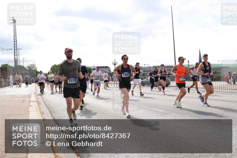 29.06.2025 - hella hamburg halbmarathon Lena Gebhardt http://msf.ph/oto/8427367 29.06.2025 10:43:37 Lombardsbrücke 7926, 6012, 5370, 11279, 1023, 1026, 1155, 1310, 1400, 1816, 1878, 2073, 2733, 3238, 3288, 3329, 3390, 3597, 3638, 4056, 4177, 4302, 4367, 4680, 4866, 5192, 5201, 5214, 5293, 5370, 5610, 5720, 5890, 6012, 6036, 6096, 6226, 6334, 6440, 6931, 6971, 6973, 7197, 7205, 7206, 7461, 7489, 7504, 7872, 7926, 8000, 8058, 8135, 8233, 8408, 8435, 8504, 9639, 9641, 9704, 9831, 9976, 10083, 10097, 10200, 10202 meine-sportfotos.de