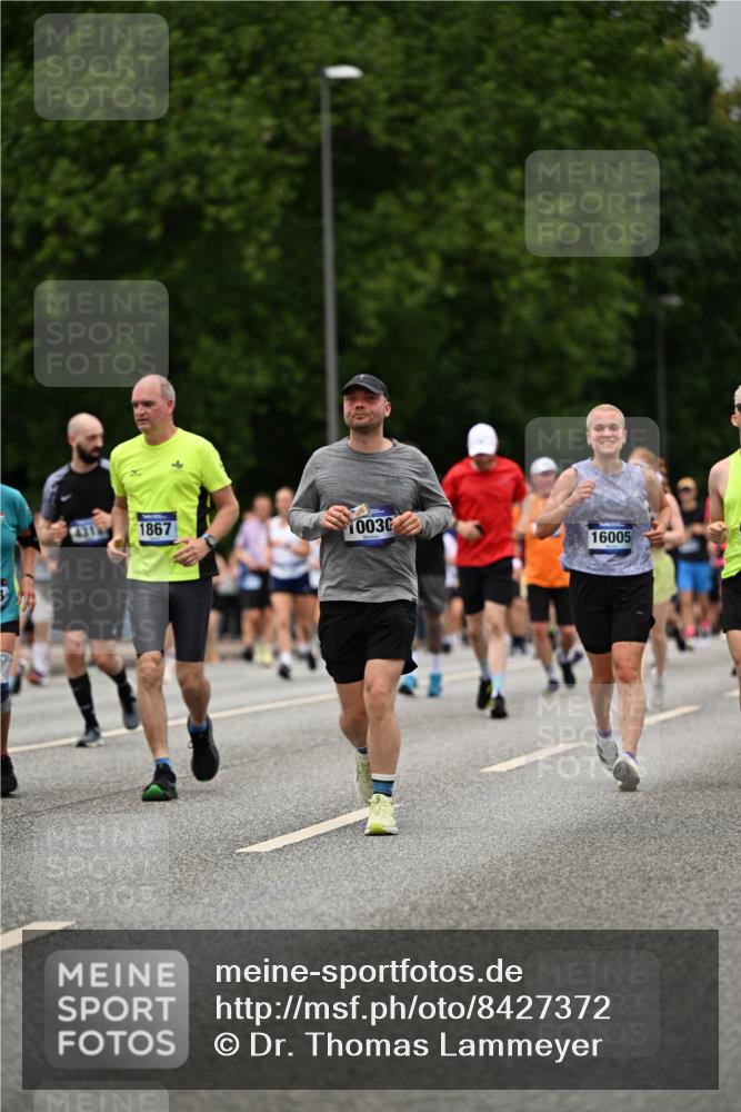 29.06.2025 - hella hamburg halbmarathon Dr. Thomas Lammeyer http://msf.ph/oto/8427372 29.06.2025 10:50:48 Kennedybrücke 1033, 1429, 1695, 1867, 1868, 1924, 1983, 2008, 2398, 2423, 2773, 2813, 2917, 3160, 3164, 3410, 4202, 4296, 4306, 4317, 4572, 5044, 5769, 5770, 6124, 6161, 6392, 8477, 8486, 9120, 9121, 9243, 9337, 9445, 10030, 10230, 10327, 10329, 10367, 11253, 11361 meine-sportfotos.de