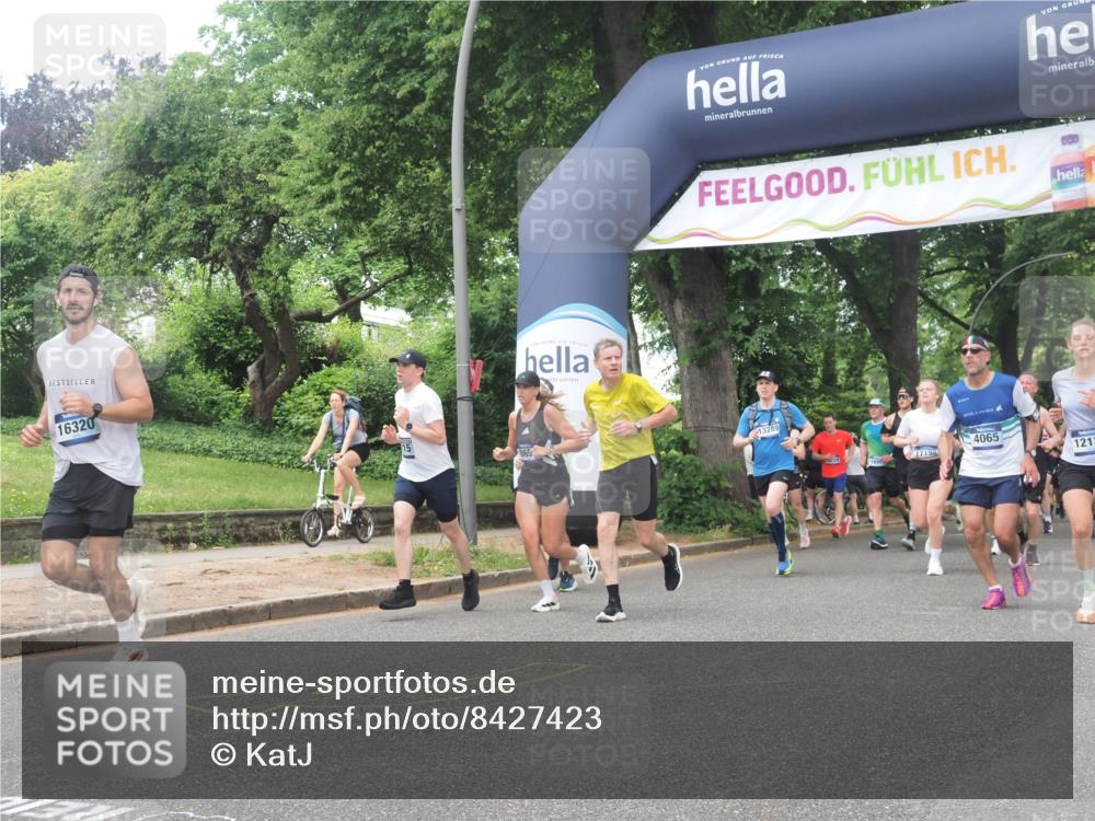 29.06.2025 - hella hamburg halbmarathon KatJ http://msf.ph/oto/8427423 29.06.2025 10:40:07 Zwischen KM18-KM19 2444, 3208, 3209, 3715, 4065, 5638, 8390, 8587, 8651 meine-sportfotos.de