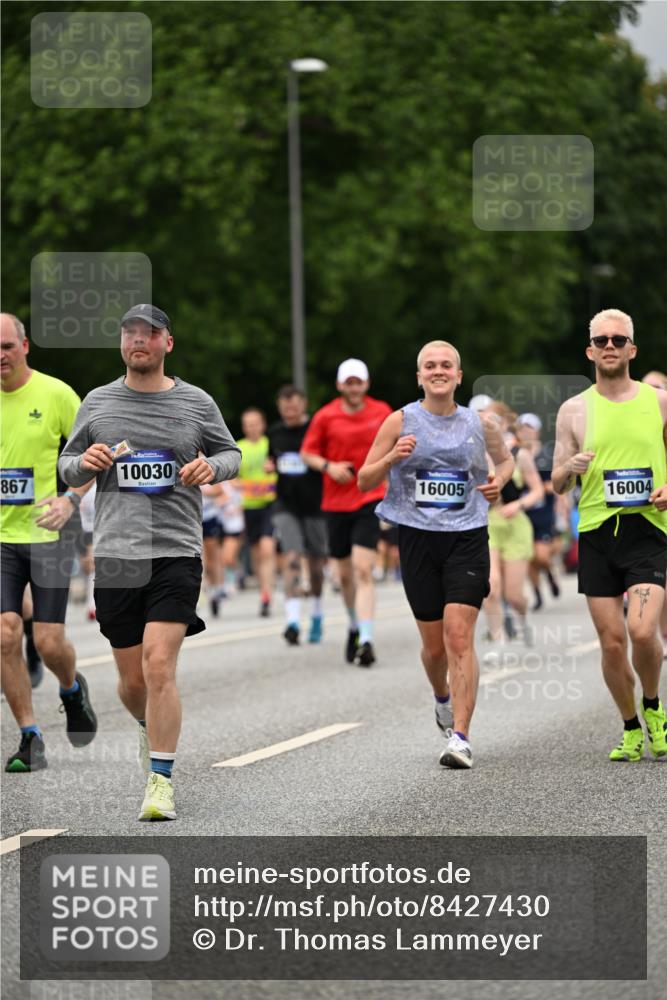 29.06.2025 - hella hamburg halbmarathon Dr. Thomas Lammeyer http://msf.ph/oto/8427430 29.06.2025 10:50:50 Kennedybrücke 1033, 1429, 1695, 1867, 1868, 1924, 1983, 2398, 2423, 2773, 2813, 2917, 3160, 3164, 3410, 4202, 4296, 4306, 4317, 4572, 5044, 5635, 5769, 5770, 6124, 6161, 6392, 8010, 8477, 8486, 9120, 9121, 9243, 9337, 9426, 9445, 10030, 10230, 10327, 10329, 10367, 11253, 11361 meine-sportfotos.de