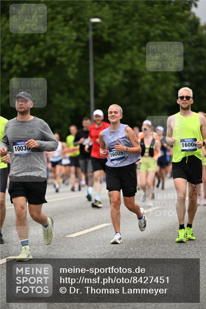 29.06.2025 - hella hamburg halbmarathon Dr. Thomas Lammeyer http://msf.ph/oto/8427451 29.06.2025 10:50:50 Kennedybrücke 1033, 1429, 1695, 1867, 1868, 1924, 1983, 2398, 2423, 2773, 2813, 2917, 3160, 3164, 3410, 4202, 4296, 4306, 4317, 4572, 5044, 5635, 5769, 5770, 6124, 6161, 6392, 8010, 8477, 8486, 9120, 9121, 9243, 9337, 9426, 9445, 10030, 10230, 10327, 10329, 10367, 11253, 11361 meine-sportfotos.de