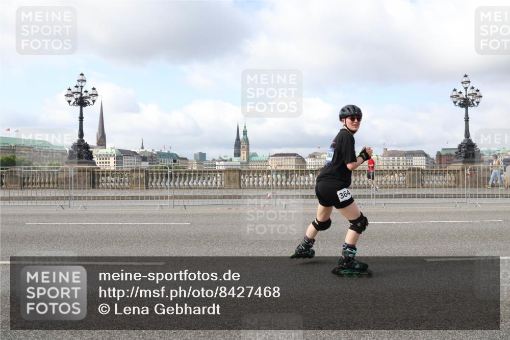 29.06.2025 - hella hamburg halbmarathon Lena Gebhardt http://msf.ph/oto/8427468 29.06.2025 08:59:12 Lombardsbrücke 364 meine-sportfotos.de