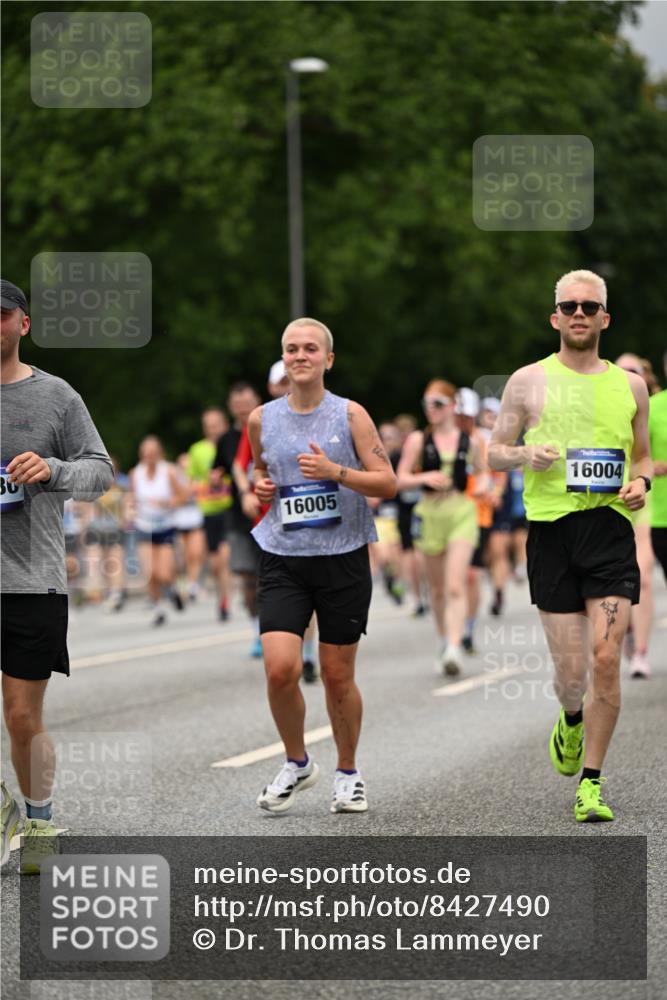 29.06.2025 - hella hamburg halbmarathon Dr. Thomas Lammeyer http://msf.ph/oto/8427490 29.06.2025 10:50:51 Kennedybrücke 1033, 1104, 1429, 1695, 1867, 1868, 1924, 1983, 2398, 2423, 2773, 2813, 2917, 3160, 3164, 3410, 3896, 4202, 4296, 4306, 4317, 4448, 4572, 5635, 5769, 5770, 6124, 6161, 6392, 8010, 8477, 8486, 9120, 9121, 9243, 9337, 9426, 9445, 9774, 10030, 10230, 10327, 10329, 10367, 11253, 11361 meine-sportfotos.de