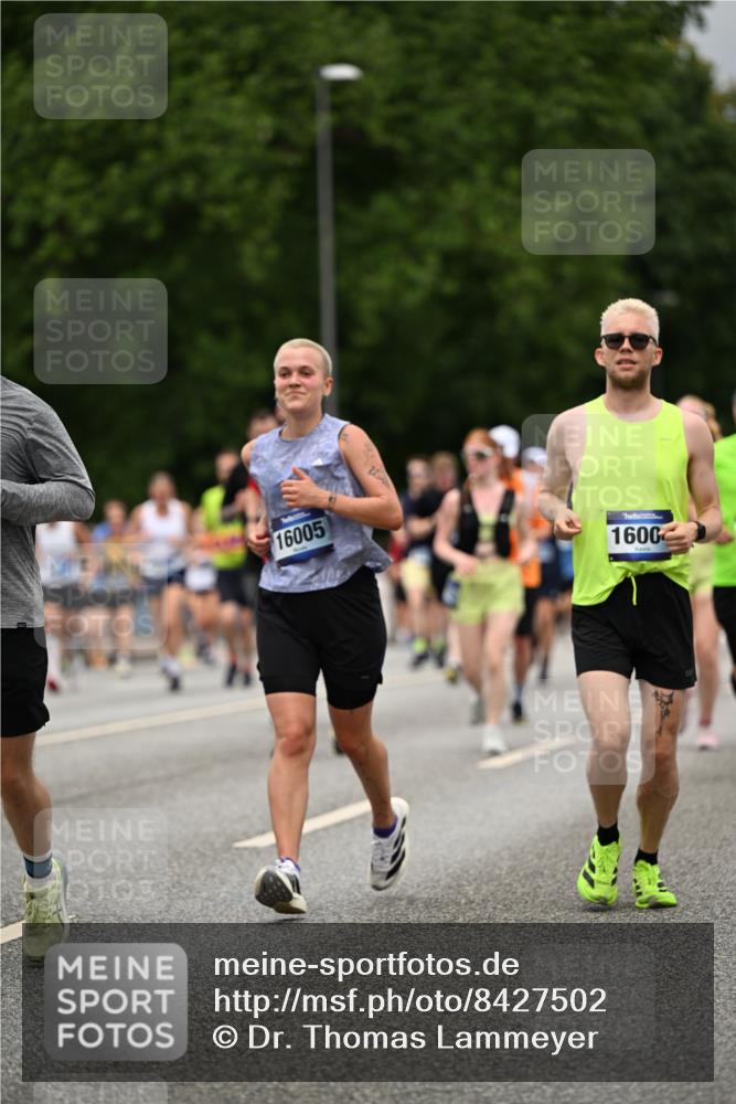 29.06.2025 - hella hamburg halbmarathon Dr. Thomas Lammeyer http://msf.ph/oto/8427502 29.06.2025 10:50:51 Kennedybrücke 1033, 1104, 1429, 1695, 1867, 1868, 1924, 1983, 2398, 2423, 2773, 2813, 2917, 3160, 3164, 3410, 3896, 4202, 4296, 4306, 4317, 4448, 4572, 5635, 5769, 5770, 6124, 6161, 6392, 8010, 8477, 8486, 9120, 9121, 9243, 9337, 9426, 9445, 9774, 10030, 10230, 10327, 10329, 10367, 11253, 11361 meine-sportfotos.de