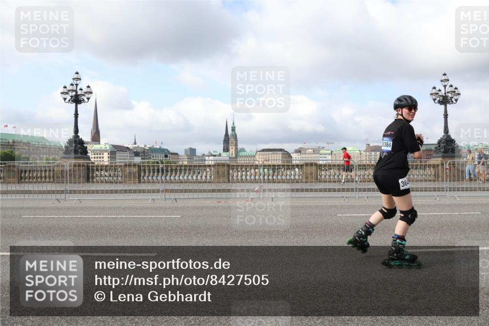 29.06.2025 - hella hamburg halbmarathon Lena Gebhardt http://msf.ph/oto/8427505 29.06.2025 08:59:13 Lombardsbrücke 0364, 364 meine-sportfotos.de