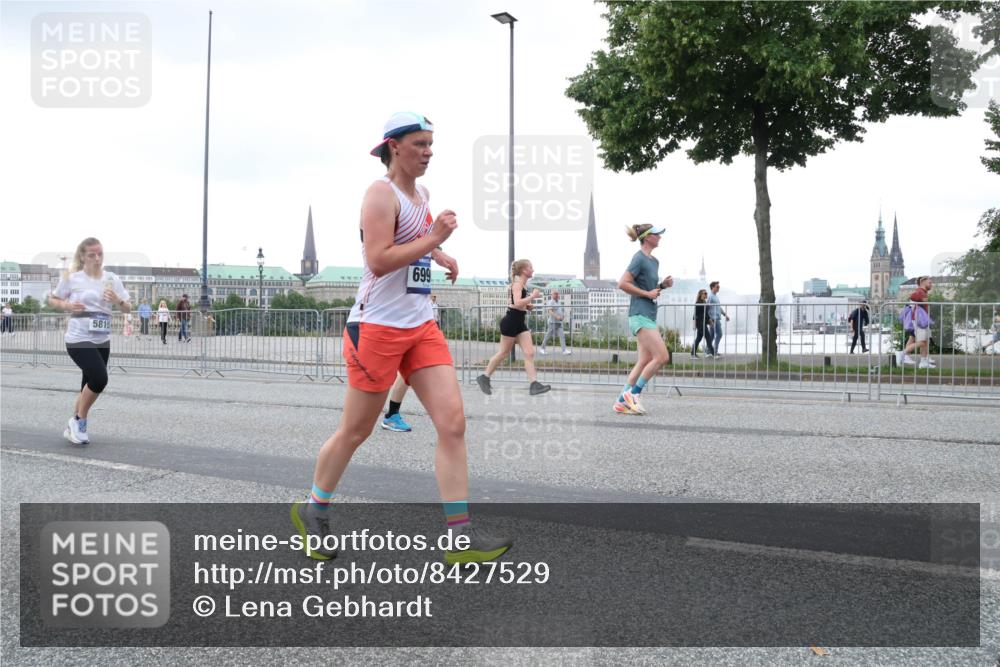 29.06.2025 - hella hamburg halbmarathon Lena Gebhardt http://msf.ph/oto/8427529 29.06.2025 10:53:46 Lombardsbrücke 5815, 699, 1017, 1263, 1340, 1687, 1709, 1744, 1753, 1789, 1900, 1906, 1984, 2065, 2079, 2372, 2409, 2429, 2854, 3055, 3079, 3226, 3249, 3465, 3467, 3557, 4195, 4595, 4801, 5430, 5562, 5815, 5856, 5857, 5898, 5964, 6039, 6041, 6044, 6192, 6273, 6306, 6583, 6913, 6996, 7039, 7068, 7537, 7611, 7614, 7876, 7890, 8189, 8212, 8515, 8906, 8924, 9077, 9456, 9503, 9531, 9572, 9685, 9764, 9771, 9785, 10043, 10175, 10490, 11390, 12219 meine-sportfotos.de