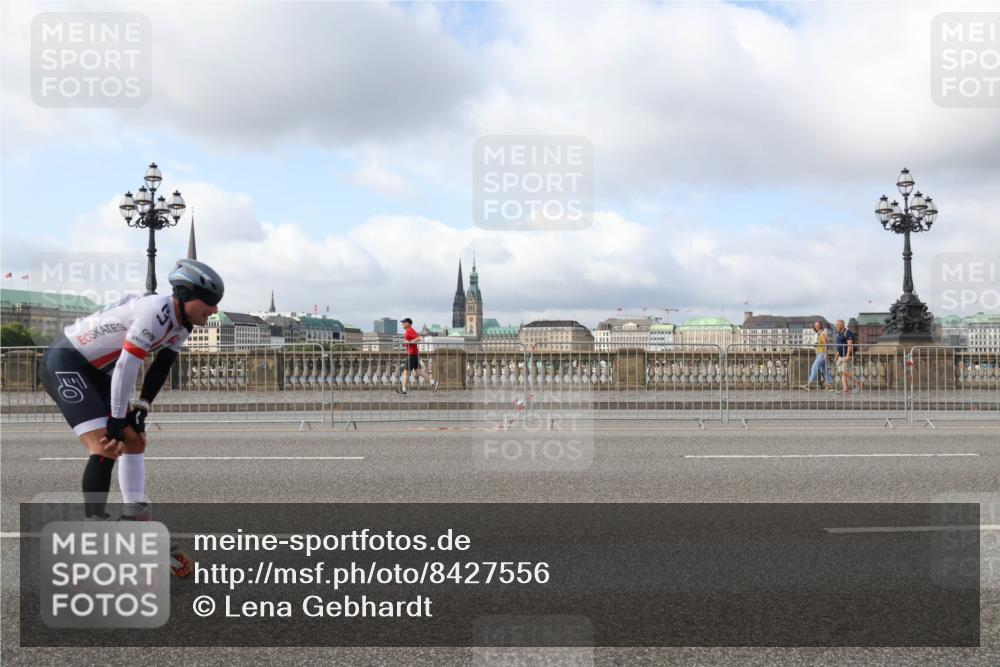 29.06.2025 - hella hamburg halbmarathon Lena Gebhardt http://msf.ph/oto/8427556 29.06.2025 08:59:15 Lombardsbrücke  meine-sportfotos.de