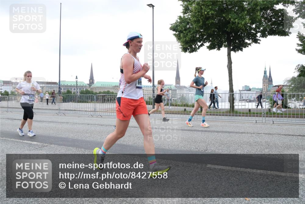 29.06.2025 - hella hamburg halbmarathon Lena Gebhardt http://msf.ph/oto/8427558 29.06.2025 10:53:46 Lombardsbrücke 5815, 699, 1017, 1263, 1340, 1687, 1709, 1744, 1753, 1789, 1900, 1906, 1984, 2065, 2079, 2372, 2409, 2429, 2854, 3055, 3079, 3226, 3249, 3465, 3467, 3557, 4195, 4595, 4801, 5430, 5562, 5815, 5856, 5857, 5898, 5964, 6039, 6041, 6044, 6192, 6273, 6306, 6583, 6913, 6996, 7039, 7068, 7537, 7611, 7614, 7876, 7890, 8189, 8212, 8515, 8906, 8924, 9077, 9456, 9503, 9531, 9572, 9685, 9764, 9771, 9785, 10043, 10175, 10490, 11390, 12219 meine-sportfotos.de