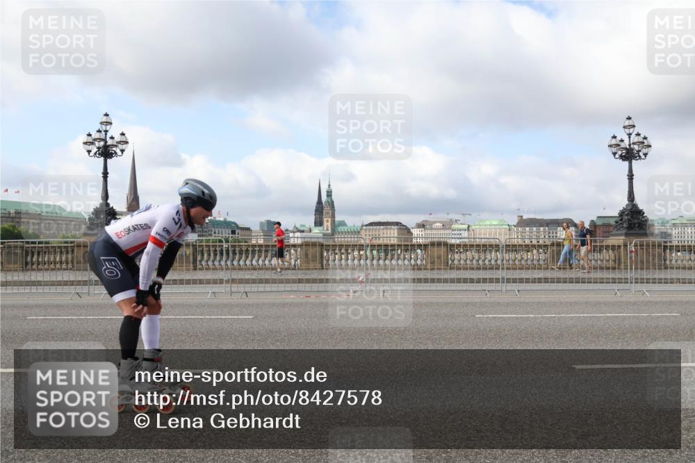 29.06.2025 - hella hamburg halbmarathon Lena Gebhardt http://msf.ph/oto/8427578 29.06.2025 08:59:15 Lombardsbrücke  meine-sportfotos.de