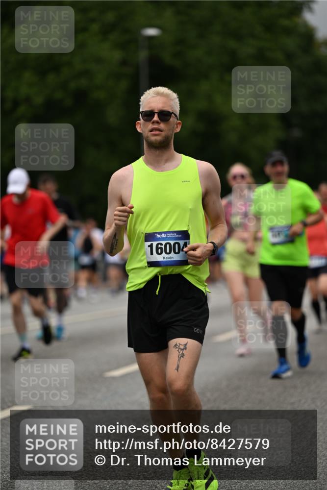29.06.2025 - hella hamburg halbmarathon Dr. Thomas Lammeyer http://msf.ph/oto/8427579 29.06.2025 10:50:53 Kennedybrücke 1033, 1100, 1104, 1429, 1695, 1867, 1868, 1924, 2398, 2423, 2773, 2813, 2917, 3160, 3164, 3410, 3896, 4104, 4202, 4296, 4306, 4317, 4448, 4572, 5635, 5769, 5770, 5854, 5892, 6124, 6161, 6392, 8010, 8047, 8477, 8486, 8706, 9120, 9121, 9243, 9337, 9426, 9445, 9774, 10030, 10230, 10327, 10329, 10367, 11253, 11361, 11408 meine-sportfotos.de
