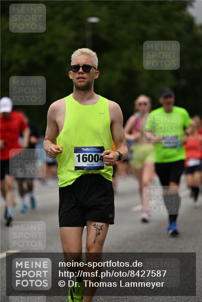 29.06.2025 - hella hamburg halbmarathon Dr. Thomas Lammeyer http://msf.ph/oto/8427587 29.06.2025 10:50:53 Kennedybrücke 1033, 1100, 1104, 1429, 1695, 1867, 1868, 1924, 2398, 2423, 2773, 2813, 2917, 3160, 3164, 3410, 3896, 4104, 4202, 4296, 4306, 4317, 4448, 4572, 5635, 5769, 5770, 5854, 5892, 6124, 6161, 6392, 8010, 8047, 8477, 8486, 8706, 9120, 9121, 9243, 9337, 9426, 9445, 9774, 10030, 10230, 10327, 10329, 10367, 11253, 11361, 11408 meine-sportfotos.de