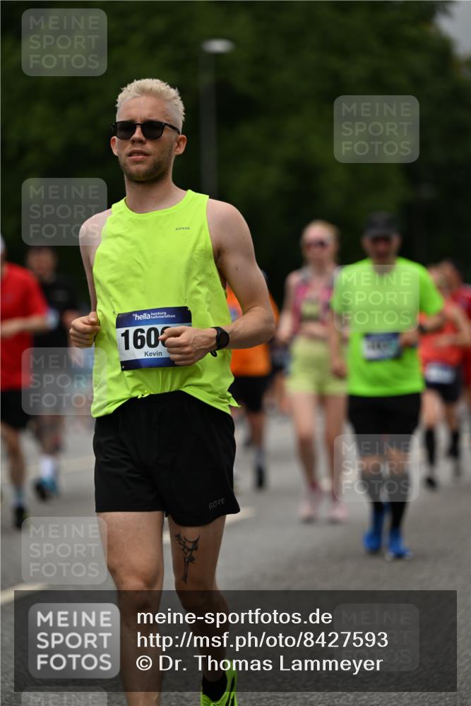 29.06.2025 - hella hamburg halbmarathon Dr. Thomas Lammeyer http://msf.ph/oto/8427593 29.06.2025 10:50:53 Kennedybrücke 1033, 1100, 1104, 1429, 1695, 1867, 1868, 1924, 2398, 2423, 2773, 2813, 2917, 3160, 3164, 3410, 3896, 4104, 4202, 4296, 4306, 4317, 4448, 4572, 5635, 5769, 5770, 5854, 5892, 6124, 6161, 6392, 8010, 8047, 8477, 8486, 8706, 9120, 9121, 9243, 9337, 9426, 9445, 9774, 10030, 10230, 10327, 10329, 10367, 11253, 11361, 11408 meine-sportfotos.de