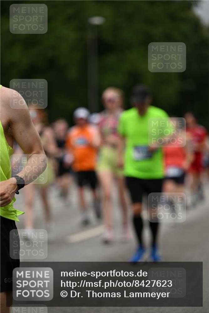 29.06.2025 - hella hamburg halbmarathon Dr. Thomas Lammeyer http://msf.ph/oto/8427623 29.06.2025 10:50:54 Kennedybrücke 1033, 1100, 1104, 1429, 1695, 1867, 1868, 1924, 2398, 2423, 2773, 2813, 2917, 3160, 3164, 3410, 3896, 4104, 4202, 4296, 4306, 4317, 4448, 4572, 5635, 5769, 5770, 5854, 5892, 6124, 6161, 6392, 6623, 8010, 8047, 8477, 8486, 8706, 9120, 9121, 9243, 9337, 9426, 9445, 9774, 9949, 10030, 10230, 10327, 10329, 11253, 11361, 11408 meine-sportfotos.de
