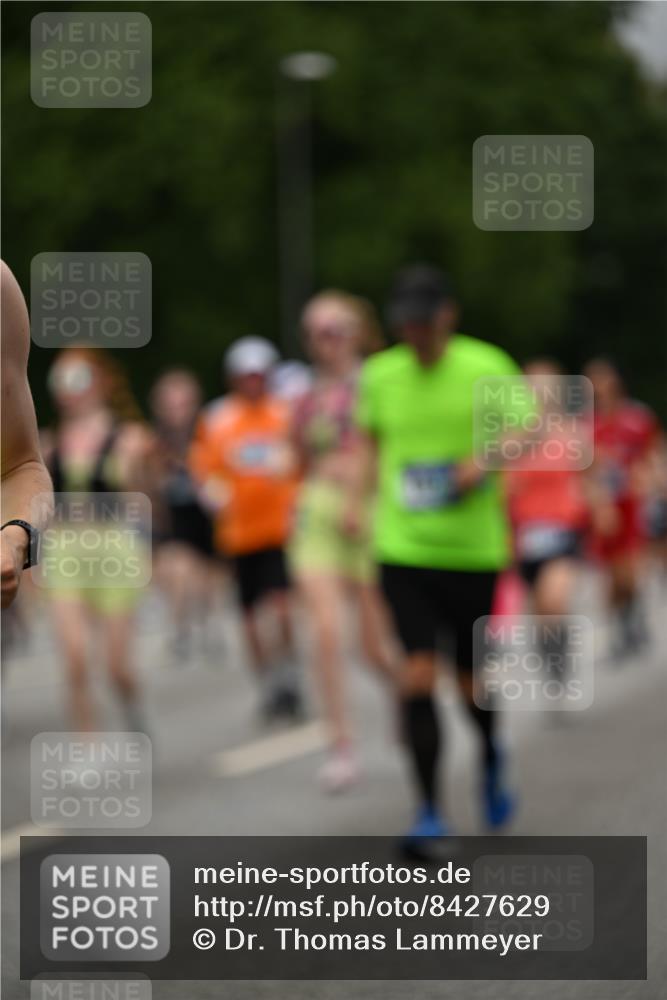 29.06.2025 - hella hamburg halbmarathon Dr. Thomas Lammeyer http://msf.ph/oto/8427629 29.06.2025 10:50:54 Kennedybrücke 1033, 1100, 1104, 1429, 1695, 1867, 1868, 1924, 2398, 2423, 2773, 2813, 2917, 3160, 3164, 3410, 3896, 4104, 4202, 4296, 4306, 4317, 4448, 4572, 5635, 5769, 5770, 5854, 5892, 6124, 6161, 6392, 6623, 8010, 8047, 8477, 8486, 8706, 9120, 9121, 9243, 9337, 9426, 9445, 9774, 9949, 10030, 10230, 10327, 10329, 11253, 11361, 11408 meine-sportfotos.de