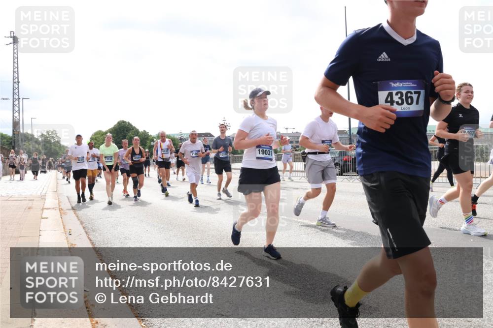 29.06.2025 - hella hamburg halbmarathon Lena Gebhardt http://msf.ph/oto/8427631 29.06.2025 10:43:39 Lombardsbrücke 6931, 3238, 155, 13748, 12654, 119, 1727, 10202, 19031, 4367, 197, 1023, 1026, 1095, 1155, 1306, 1310, 1400, 1459, 1816, 1878, 2073, 2733, 3238, 3288, 3329, 3390, 3597, 3638, 4056, 4177, 4302, 4367, 4627, 4680, 4866, 5192, 5201, 5214, 5293, 5370, 5720, 5890, 6012, 6036, 6096, 6226, 6334, 6440, 6895, 6931, 6971, 6973, 7197, 7205, 7206, 7489, 7504, 7872, 7926, 8000, 8058, 8135, 8233, 8408, 8435, 8504, 9639, 9641, 9704, 9831, 9976, 10083, 10097, 10200, 10202 meine-sportfotos.de