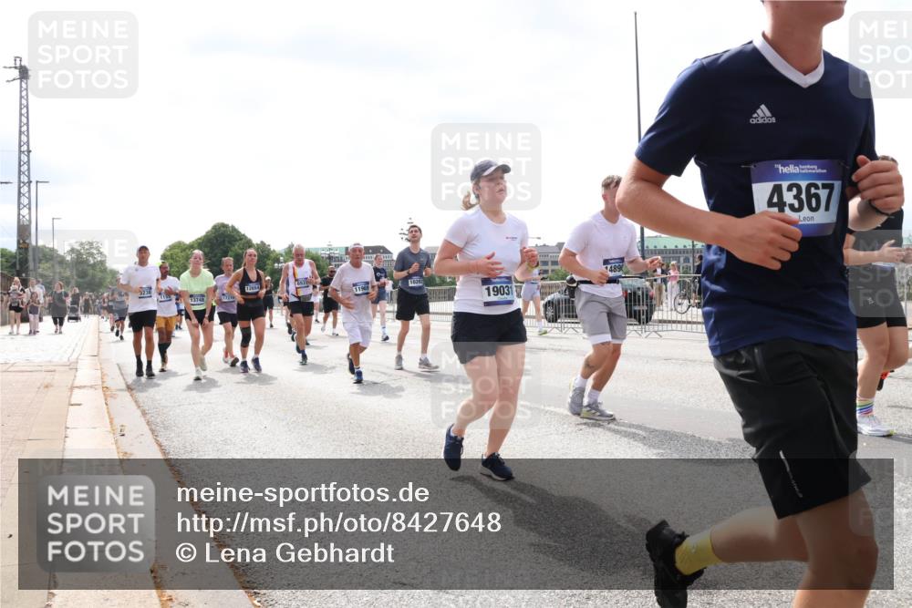 29.06.2025 - hella hamburg halbmarathon Lena Gebhardt http://msf.ph/oto/8427648 29.06.2025 10:43:39 Lombardsbrücke 12654, 12654, 6931, 1155, 10202, 13748, 17210, 11969, 19031, 4890, 4367, 1023, 1026, 1095, 1155, 1306, 1310, 1400, 1459, 1816, 1878, 2073, 2733, 3238, 3288, 3329, 3390, 3597, 3638, 4056, 4177, 4302, 4367, 4627, 4680, 4866, 5192, 5201, 5214, 5293, 5370, 5720, 5890, 6012, 6036, 6096, 6226, 6334, 6440, 6895, 6931, 6971, 6973, 7197, 7205, 7206, 7489, 7504, 7872, 7926, 8000, 8058, 8135, 8233, 8408, 8435, 8504, 9639, 9641, 9704, 9831, 9976, 10083, 10097, 10200, 10202 meine-sportfotos.de