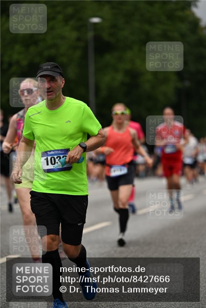 29.06.2025 - hella hamburg halbmarathon Dr. Thomas Lammeyer http://msf.ph/oto/8427666 29.06.2025 10:50:56 Kennedybrücke 1033, 1100, 1104, 1429, 1867, 1868, 1924, 2423, 2697, 2773, 2813, 3160, 3164, 3410, 3896, 4104, 4202, 4296, 4306, 4317, 4448, 4572, 5635, 5769, 5770, 5854, 5892, 6124, 6161, 6392, 6623, 8010, 8047, 8477, 8486, 8706, 9120, 9121, 9243, 9337, 9426, 9445, 9774, 9949, 10030, 10230, 10327, 10329, 11253, 11361, 11408 meine-sportfotos.de