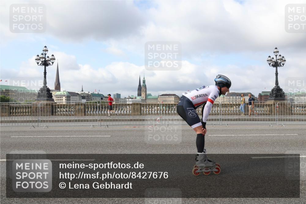 29.06.2025 - hella hamburg halbmarathon Lena Gebhardt http://msf.ph/oto/8427676 29.06.2025 08:59:16 Lombardsbrücke  meine-sportfotos.de