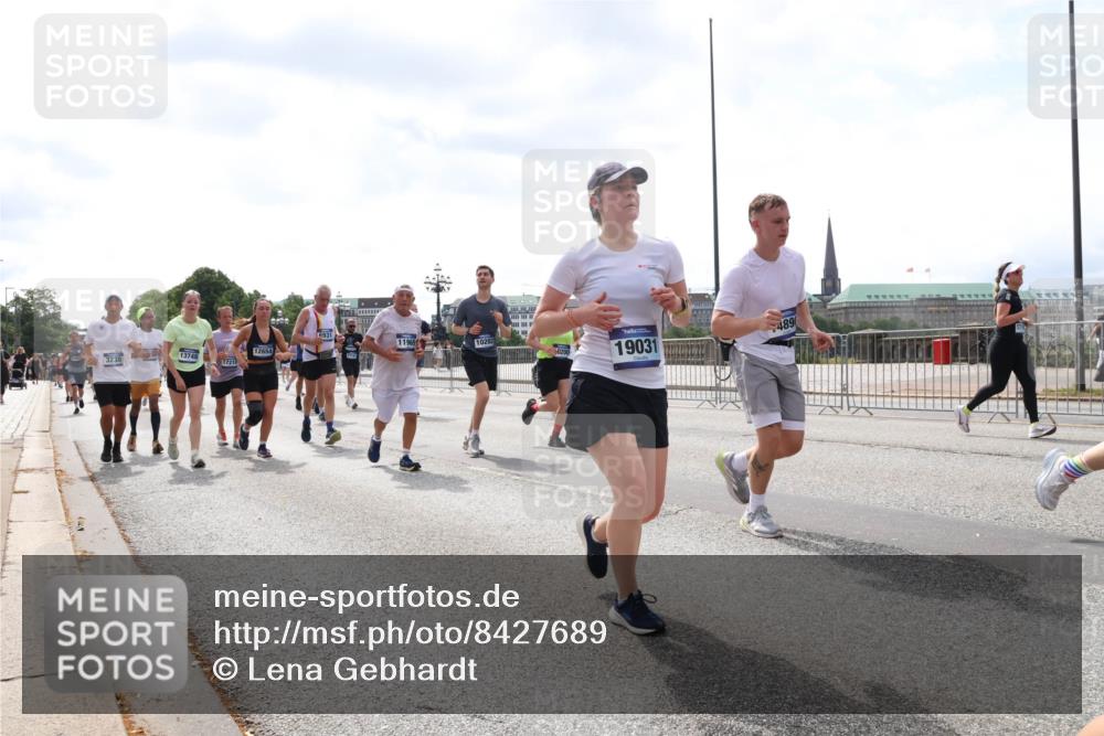 29.06.2025 - hella hamburg halbmarathon Lena Gebhardt http://msf.ph/oto/8427689 29.06.2025 10:43:39 Lombardsbrücke 6931, 11965, 12654, 3238, 13748, 17210, 10202, 19031, 489, 1023, 1026, 1095, 1155, 1306, 1310, 1400, 1459, 1816, 1878, 2073, 2733, 3238, 3288, 3329, 3390, 3597, 3638, 4056, 4177, 4302, 4367, 4627, 4680, 4866, 5192, 5201, 5214, 5293, 5370, 5720, 5890, 6012, 6036, 6096, 6226, 6334, 6440, 6895, 6931, 6971, 6973, 7197, 7205, 7206, 7489, 7504, 7872, 7926, 8000, 8058, 8135, 8233, 8408, 8435, 8504, 9639, 9641, 9704, 9831, 9976, 10083, 10097, 10200, 10202 meine-sportfotos.de