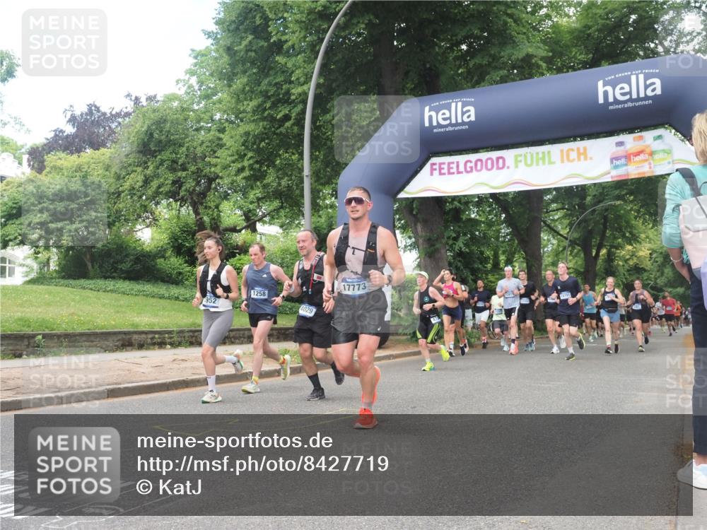 29.06.2025 - hella hamburg halbmarathon KatJ http://msf.ph/oto/8427719 29.06.2025 10:40:16 Zwischen KM18-KM19 1151, 1258, 2208, 3952, 4029, 5378, 5907, 6481, 7896, 8273 meine-sportfotos.de