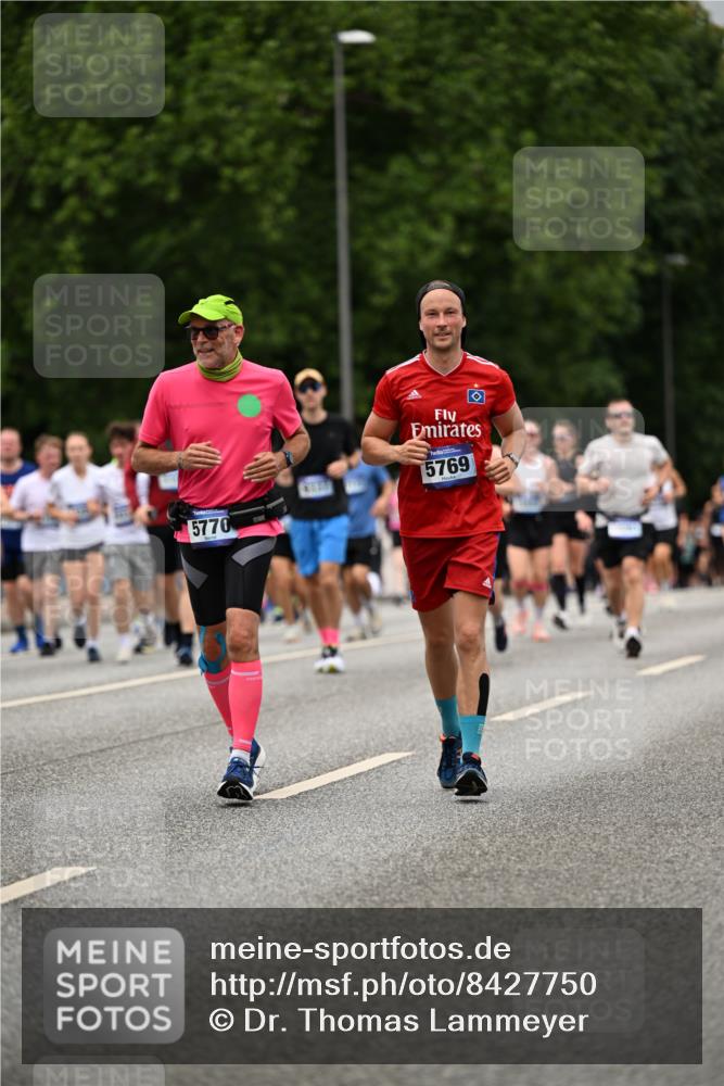 29.06.2025 - hella hamburg halbmarathon Dr. Thomas Lammeyer http://msf.ph/oto/8427750 29.06.2025 10:50:58 Kennedybrücke 1033, 1100, 1104, 1429, 1867, 1868, 1924, 2423, 2662, 2665, 2697, 2773, 2813, 3160, 3164, 3410, 3896, 4104, 4202, 4296, 4306, 4317, 4448, 4572, 5635, 5769, 5770, 5854, 5892, 6392, 6623, 7073, 8010, 8047, 8477, 8486, 8706, 9120, 9121, 9243, 9337, 9426, 9445, 9774, 9949, 10030, 10230, 10327, 10329, 11253, 11361, 11408 meine-sportfotos.de