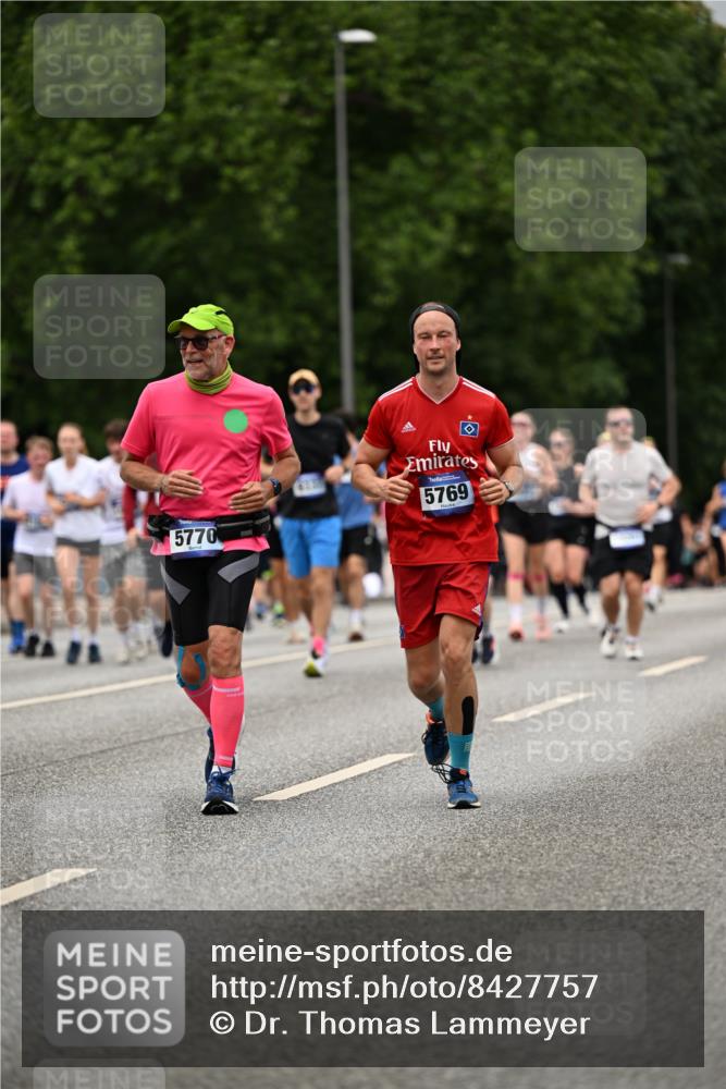 29.06.2025 - hella hamburg halbmarathon Dr. Thomas Lammeyer http://msf.ph/oto/8427757 29.06.2025 10:50:58 Kennedybrücke 1033, 1100, 1104, 1429, 1867, 1868, 1924, 2423, 2662, 2665, 2697, 2773, 2813, 3160, 3164, 3410, 3896, 4104, 4202, 4296, 4306, 4317, 4448, 4572, 5635, 5769, 5770, 5854, 5892, 6392, 6623, 7073, 8010, 8047, 8477, 8486, 8706, 9120, 9121, 9243, 9337, 9426, 9445, 9774, 9949, 10030, 10230, 10327, 10329, 11253, 11361, 11408 meine-sportfotos.de