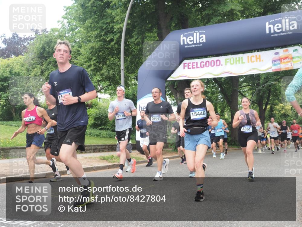 29.06.2025 - hella hamburg halbmarathon KatJ http://msf.ph/oto/8427804 29.06.2025 10:40:19 Zwischen KM18-KM19 1151, 1258, 2082, 3952, 4029, 5907, 8361 meine-sportfotos.de