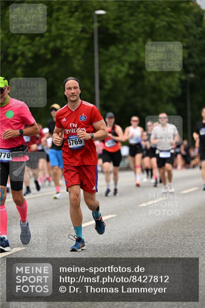 29.06.2025 - hella hamburg halbmarathon Dr. Thomas Lammeyer http://msf.ph/oto/8427812 29.06.2025 10:50:59 Kennedybrücke 1004, 1033, 1100, 1104, 1429, 1867, 1868, 1924, 2423, 2662, 2665, 2697, 2773, 2813, 3160, 3164, 3410, 3896, 4104, 4202, 4296, 4306, 4317, 4448, 4483, 4572, 5635, 5769, 5770, 5854, 5892, 6392, 6623, 7073, 7268, 7374, 8010, 8047, 8477, 8486, 8706, 9120, 9121, 9243, 9337, 9426, 9445, 9774, 9949, 10030, 10327, 10329, 11253, 11361, 11408 meine-sportfotos.de