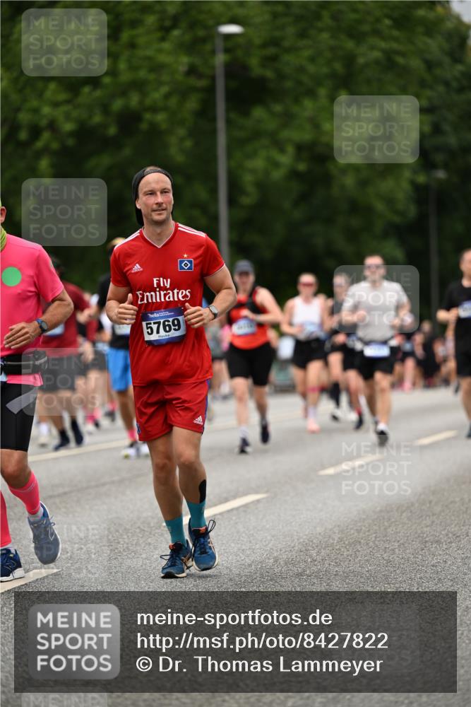 29.06.2025 - hella hamburg halbmarathon Dr. Thomas Lammeyer http://msf.ph/oto/8427822 29.06.2025 10:50:59 Kennedybrücke 1004, 1033, 1100, 1104, 1429, 1867, 1868, 1924, 2423, 2662, 2665, 2697, 2773, 2813, 3160, 3164, 3410, 3896, 4104, 4202, 4296, 4306, 4317, 4448, 4483, 4572, 5635, 5769, 5770, 5854, 5892, 6392, 6623, 7073, 7268, 7374, 8010, 8047, 8477, 8486, 8706, 9120, 9121, 9243, 9337, 9426, 9445, 9774, 9949, 10030, 10327, 10329, 11253, 11361, 11408 meine-sportfotos.de