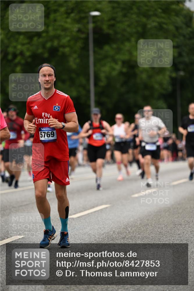 29.06.2025 - hella hamburg halbmarathon Dr. Thomas Lammeyer http://msf.ph/oto/8427853 29.06.2025 10:51:00 Kennedybrücke 1004, 1033, 1100, 1104, 1429, 1867, 1868, 1924, 2423, 2662, 2665, 2697, 2773, 2813, 3160, 3410, 3896, 4104, 4202, 4296, 4306, 4317, 4448, 4483, 4572, 5635, 5769, 5770, 5854, 5892, 6392, 6623, 7073, 7268, 7374, 8010, 8047, 8477, 8486, 8706, 9120, 9121, 9243, 9337, 9426, 9445, 9774, 9949, 10030, 10327, 10329, 11253, 11361, 11408 meine-sportfotos.de