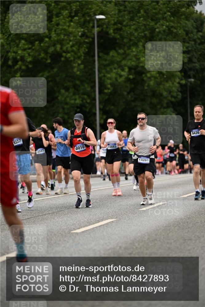 29.06.2025 - hella hamburg halbmarathon Dr. Thomas Lammeyer http://msf.ph/oto/8427893 29.06.2025 10:51:01 Kennedybrücke 1004, 1033, 1100, 1104, 1429, 1867, 1868, 1924, 1999, 2423, 2662, 2665, 2697, 2773, 2813, 3410, 3896, 4104, 4202, 4296, 4306, 4317, 4448, 4483, 4572, 5635, 5769, 5770, 5854, 5892, 6392, 6623, 7073, 7268, 7364, 7368, 7374, 8010, 8047, 8486, 8706, 9120, 9121, 9243, 9337, 9426, 9445, 9774, 9949, 10030, 10327, 10329, 11253, 11361, 11408 meine-sportfotos.de