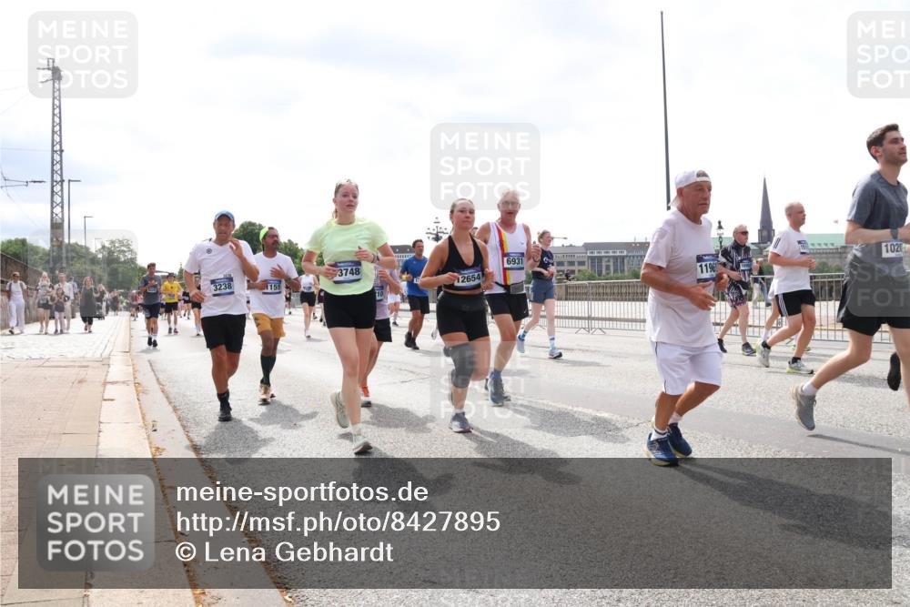 29.06.2025 - hella hamburg halbmarathon Lena Gebhardt http://msf.ph/oto/8427895 29.06.2025 10:43:41 Lombardsbrücke 3238, 1155, 3748, 10, 12654, 6931, 1196, 1020, 1023, 1026, 1095, 1155, 1306, 1310, 1400, 1459, 1816, 1878, 2073, 2733, 3238, 3288, 3329, 3390, 3597, 3638, 4056, 4302, 4367, 4627, 4866, 5192, 5201, 5214, 5293, 5370, 5720, 5890, 6012, 6036, 6096, 6226, 6334, 6440, 6895, 6931, 6971, 6973, 7197, 7205, 7206, 7489, 7504, 7872, 7926, 8000, 8058, 8135, 8233, 8408, 8435, 8504, 8870, 9639, 9641, 9704, 9831, 9976, 10083, 10097, 10200, 10202 meine-sportfotos.de