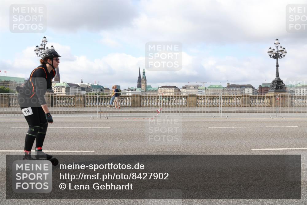29.06.2025 - hella hamburg halbmarathon Lena Gebhardt http://msf.ph/oto/8427902 29.06.2025 08:59:23 Lombardsbrücke 19 meine-sportfotos.de