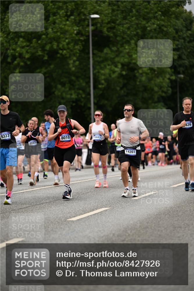 29.06.2025 - hella hamburg halbmarathon Dr. Thomas Lammeyer http://msf.ph/oto/8427926 29.06.2025 10:51:01 Kennedybrücke 1004, 1033, 1100, 1104, 1429, 1867, 1868, 1924, 1999, 2423, 2662, 2665, 2697, 2773, 2813, 3410, 3896, 4104, 4202, 4296, 4306, 4317, 4448, 4483, 4572, 5635, 5769, 5770, 5854, 5892, 6392, 6623, 7073, 7268, 7364, 7368, 7374, 8010, 8047, 8486, 8706, 9120, 9121, 9243, 9337, 9426, 9445, 9774, 9949, 10030, 10327, 10329, 11253, 11361, 11408 meine-sportfotos.de