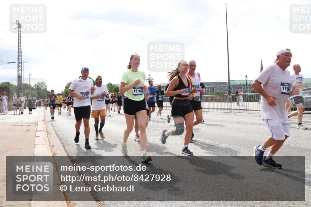 29.06.2025 - hella hamburg halbmarathon Lena Gebhardt http://msf.ph/oto/8427928 29.06.2025 10:43:41 Lombardsbrücke 3238, 155, 13748, 31, 2654, 1310, 11969, 15187, 1023, 1026, 1095, 1155, 1306, 1310, 1400, 1459, 1816, 1878, 2073, 2733, 3238, 3288, 3329, 3390, 3597, 3638, 4056, 4302, 4367, 4627, 4866, 5192, 5201, 5214, 5293, 5370, 5720, 5890, 6012, 6036, 6096, 6226, 6334, 6440, 6895, 6931, 6971, 6973, 7197, 7205, 7206, 7489, 7504, 7872, 7926, 8000, 8058, 8135, 8233, 8408, 8435, 8504, 8870, 9639, 9641, 9704, 9831, 9976, 10083, 10097, 10200, 10202 meine-sportfotos.de