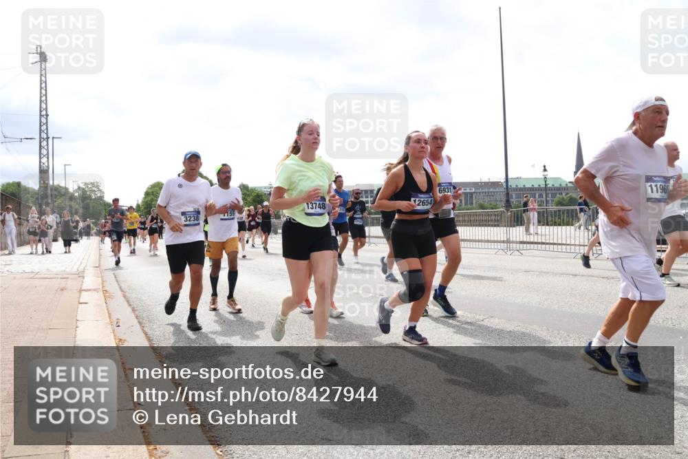 29.06.2025 - hella hamburg halbmarathon Lena Gebhardt http://msf.ph/oto/8427944 29.06.2025 10:43:41 Lombardsbrücke 3238, 13748, 310, 1714, 12654, 6931, 11969, 1023, 1026, 1095, 1155, 1306, 1310, 1400, 1459, 1816, 1878, 2073, 2733, 3238, 3288, 3329, 3390, 3597, 3638, 4056, 4302, 4367, 4627, 4866, 5192, 5201, 5214, 5293, 5370, 5720, 5890, 6012, 6036, 6096, 6226, 6334, 6440, 6895, 6931, 6971, 6973, 7197, 7205, 7206, 7489, 7504, 7872, 7926, 8000, 8058, 8135, 8233, 8408, 8435, 8504, 8870, 9639, 9641, 9704, 9831, 9976, 10083, 10097, 10200, 10202 meine-sportfotos.de