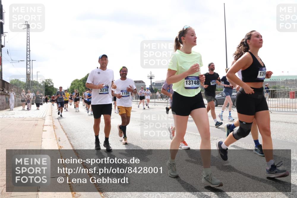 29.06.2025 - hella hamburg halbmarathon Lena Gebhardt http://msf.ph/oto/8428001 29.06.2025 10:43:42 Lombardsbrücke 3238, 3238, 1155, 13748, 983, 1265, 1023, 1026, 1095, 1155, 1306, 1310, 1400, 1459, 1816, 1878, 2073, 2733, 3238, 3288, 3329, 3390, 3597, 4056, 4367, 4627, 4866, 5001, 5192, 5201, 5214, 5293, 5370, 5720, 5890, 6012, 6036, 6096, 6226, 6334, 6440, 6895, 6931, 6971, 6973, 7197, 7205, 7206, 7489, 7504, 7872, 7926, 8000, 8058, 8135, 8233, 8408, 8435, 8504, 8870, 9073, 9639, 9641, 9704, 9831, 9879, 9976, 10083, 10097, 10200, 10202 meine-sportfotos.de