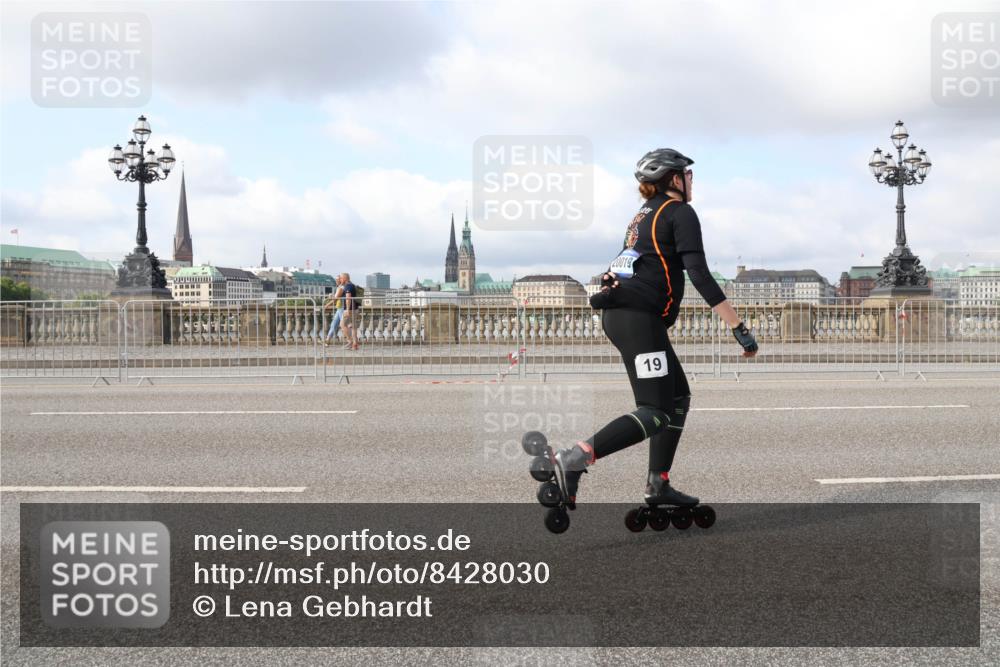 29.06.2025 - hella hamburg halbmarathon Lena Gebhardt http://msf.ph/oto/8428030 29.06.2025 08:59:23 Lombardsbrücke 20019, 19 meine-sportfotos.de