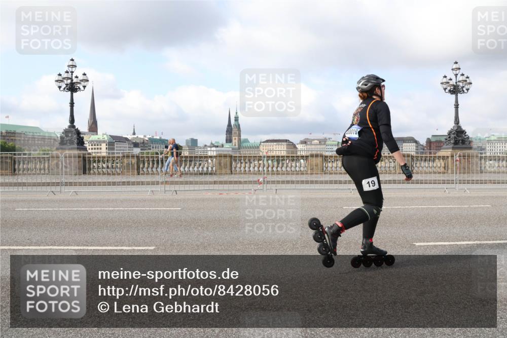 29.06.2025 - hella hamburg halbmarathon Lena Gebhardt http://msf.ph/oto/8428056 29.06.2025 08:59:24 Lombardsbrücke 20019, 19 meine-sportfotos.de