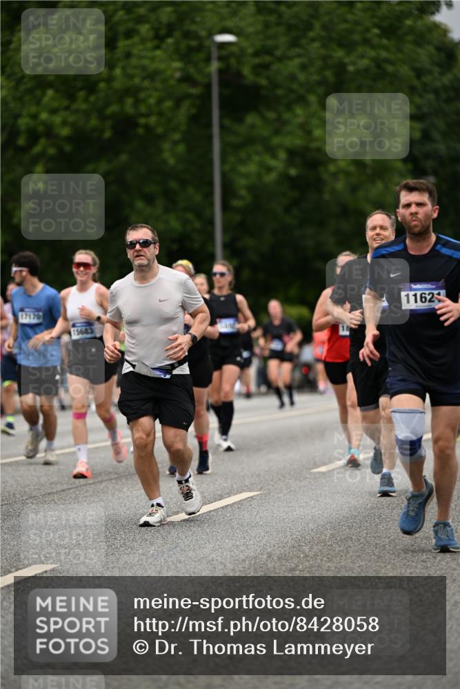 29.06.2025 - hella hamburg halbmarathon Dr. Thomas Lammeyer http://msf.ph/oto/8428058 29.06.2025 10:51:04 Kennedybrücke 1004, 1033, 1100, 1104, 1375, 1429, 1837, 1867, 1868, 1924, 1999, 2423, 2662, 2665, 2697, 2773, 2813, 3410, 3896, 4104, 4202, 4296, 4306, 4317, 4448, 4483, 4572, 5635, 5769, 5770, 5854, 5892, 6392, 6623, 7073, 7268, 7364, 7368, 7374, 7430, 7431, 8010, 8047, 8486, 8706, 9120, 9121, 9337, 9426, 9445, 9774, 9949, 10030, 10327, 10329, 11253, 11361, 11408 meine-sportfotos.de
