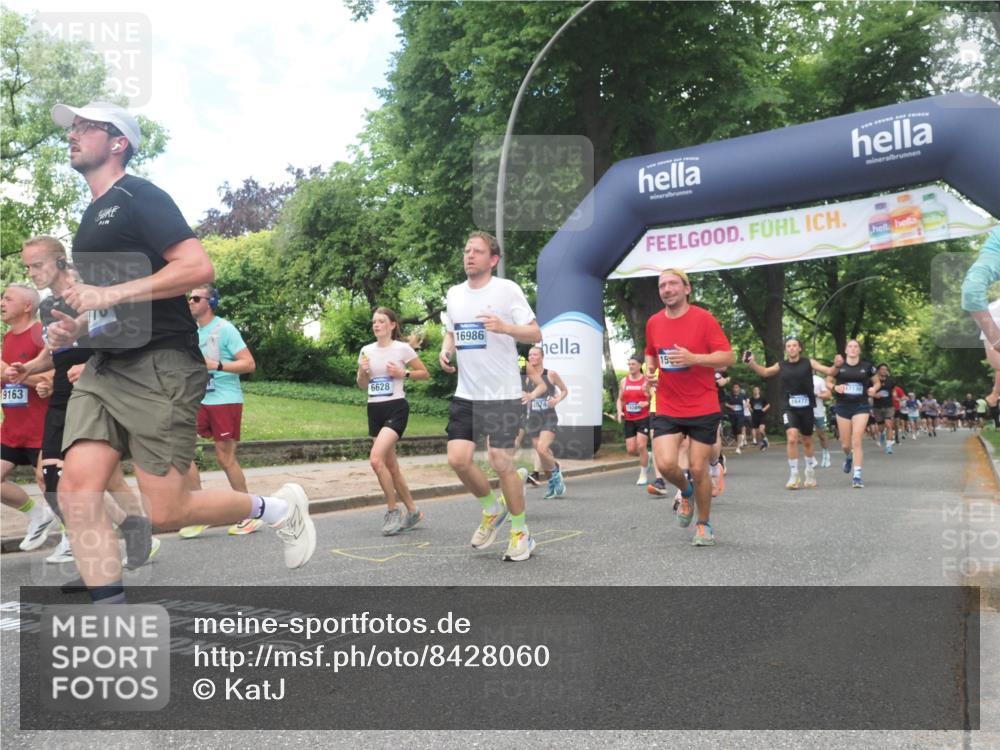 29.06.2025 - hella hamburg halbmarathon KatJ http://msf.ph/oto/8428060 29.06.2025 10:40:27 Zwischen KM18-KM19 1061, 1499, 1549, 2074, 2082, 4770, 6511, 6512, 6628, 6897, 7177, 7274 meine-sportfotos.de