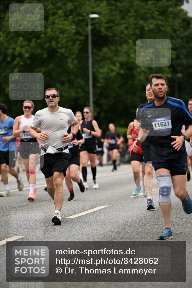 29.06.2025 - hella hamburg halbmarathon Dr. Thomas Lammeyer http://msf.ph/oto/8428062 29.06.2025 10:51:04 Kennedybrücke 1004, 1033, 1100, 1104, 1375, 1429, 1837, 1867, 1868, 1924, 1999, 2423, 2662, 2665, 2697, 2773, 2813, 3410, 3896, 4104, 4202, 4296, 4306, 4317, 4448, 4483, 4572, 5635, 5769, 5770, 5854, 5892, 6392, 6623, 7073, 7268, 7364, 7368, 7374, 7430, 7431, 8010, 8047, 8486, 8706, 9120, 9121, 9337, 9426, 9445, 9774, 9949, 10030, 10327, 10329, 11253, 11361, 11408 meine-sportfotos.de