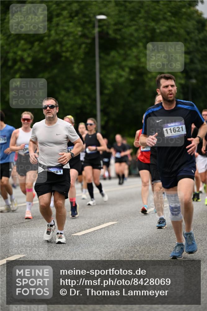 29.06.2025 - hella hamburg halbmarathon Dr. Thomas Lammeyer http://msf.ph/oto/8428069 29.06.2025 10:51:04 Kennedybrücke 1004, 1033, 1100, 1104, 1375, 1429, 1837, 1867, 1868, 1924, 1999, 2423, 2662, 2665, 2697, 2773, 2813, 3410, 3896, 4104, 4202, 4296, 4306, 4317, 4448, 4483, 4572, 5635, 5769, 5770, 5854, 5892, 6392, 6623, 7073, 7268, 7364, 7368, 7374, 7430, 7431, 8010, 8047, 8486, 8706, 9120, 9121, 9337, 9426, 9445, 9774, 9949, 10030, 10327, 10329, 11253, 11361, 11408 meine-sportfotos.de
