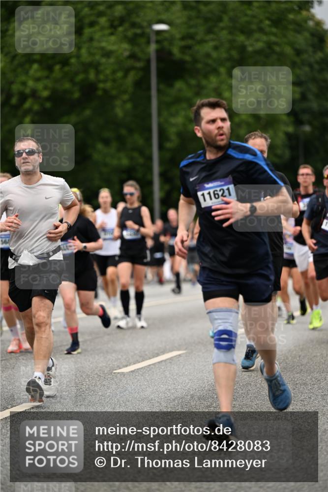 29.06.2025 - hella hamburg halbmarathon Dr. Thomas Lammeyer http://msf.ph/oto/8428083 29.06.2025 10:51:04 Kennedybrücke 1004, 1033, 1100, 1104, 1375, 1429, 1837, 1867, 1868, 1924, 1999, 2423, 2662, 2665, 2697, 2773, 2813, 3410, 3896, 4104, 4202, 4296, 4306, 4317, 4448, 4483, 4572, 5635, 5769, 5770, 5854, 5892, 6392, 6623, 7073, 7268, 7364, 7368, 7374, 7430, 7431, 8010, 8047, 8486, 8706, 9120, 9121, 9337, 9426, 9445, 9774, 9949, 10030, 10327, 10329, 11253, 11361, 11408 meine-sportfotos.de