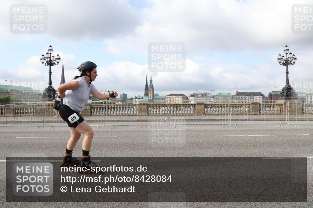 29.06.2025 - hella hamburg halbmarathon Lena Gebhardt http://msf.ph/oto/8428084 29.06.2025 08:59:27 Lombardsbrücke 89 meine-sportfotos.de