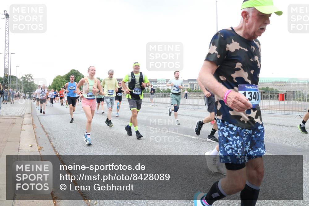29.06.2025 - hella hamburg halbmarathon Lena Gebhardt http://msf.ph/oto/8428089 29.06.2025 10:53:51 Lombardsbrücke 16037, 15292, 9771, 18059, 1753, 1340, 1017, 1263, 1340, 1687, 1709, 1744, 1753, 1789, 1900, 1906, 1984, 2065, 2079, 2372, 2429, 2600, 2761, 2854, 3055, 3079, 3187, 3188, 3226, 3249, 3465, 3467, 3557, 4323, 4595, 4685, 4801, 4838, 5430, 5562, 5804, 5815, 5856, 5857, 5898, 5964, 6039, 6041, 6044, 6192, 6273, 6306, 6468, 6583, 6913, 6988, 6996, 7039, 7068, 7537, 7611, 7614, 7876, 7890, 8189, 8515, 8906, 8924, 9077, 9138, 9456, 9503, 9531, 9572, 9685, 9771, 9785, 10175, 11390 meine-sportfotos.de