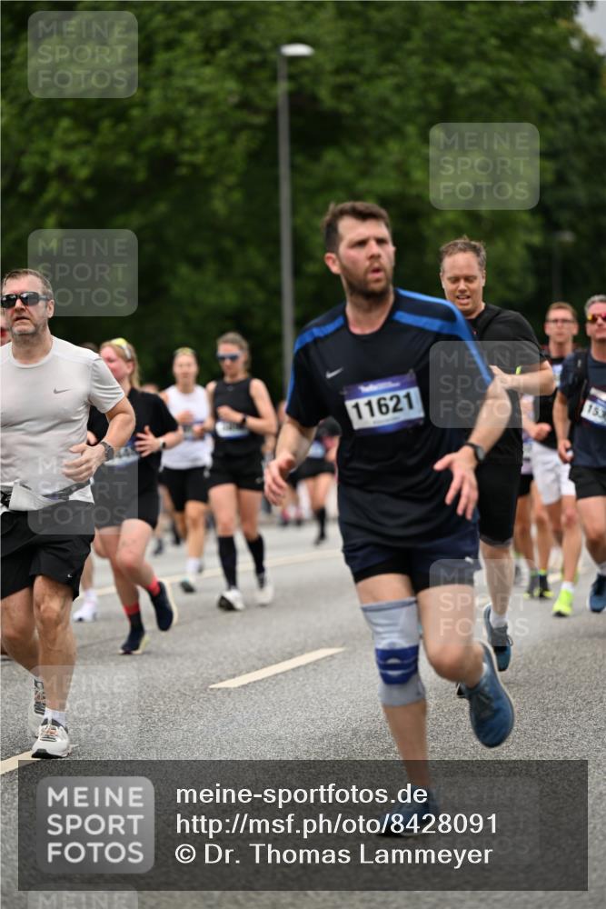 29.06.2025 - hella hamburg halbmarathon Dr. Thomas Lammeyer http://msf.ph/oto/8428091 29.06.2025 10:51:05 Kennedybrücke 1004, 1033, 1100, 1104, 1371, 1375, 1429, 1837, 1867, 1868, 1924, 1999, 2423, 2662, 2665, 2697, 2773, 2813, 3410, 3896, 4104, 4306, 4317, 4448, 4483, 4572, 5635, 5769, 5770, 5854, 5892, 6392, 6485, 6623, 7073, 7268, 7364, 7368, 7374, 7430, 7431, 8010, 8047, 8486, 8706, 9120, 9121, 9337, 9426, 9445, 9774, 9949, 10030, 10327, 10329, 11253, 11361, 11408 meine-sportfotos.de