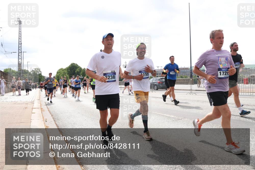 29.06.2025 - hella hamburg halbmarathon Lena Gebhardt http://msf.ph/oto/8428111 29.06.2025 10:43:43 Lombardsbrücke 622, 339, 3238, 3238, 155, 1310, 9831, 1721, 1023, 1026, 1095, 1155, 1306, 1310, 1400, 1459, 1816, 1878, 2073, 2733, 3238, 3288, 3329, 3390, 3597, 4056, 4367, 4627, 4866, 5001, 5192, 5201, 5214, 5293, 5370, 5720, 5890, 6012, 6036, 6096, 6226, 6334, 6440, 6895, 6931, 6971, 6973, 7197, 7205, 7206, 7489, 7504, 7872, 7926, 8000, 8058, 8135, 8233, 8408, 8504, 8870, 9073, 9639, 9641, 9704, 9831, 9879, 9976, 10083, 10097, 10200, 10202 meine-sportfotos.de
