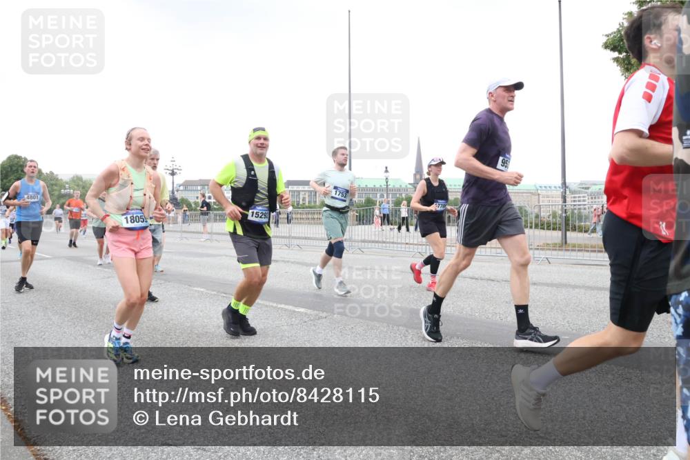 29.06.2025 - hella hamburg halbmarathon Lena Gebhardt http://msf.ph/oto/8428115 29.06.2025 10:53:51 Lombardsbrücke 4801, 1805, 15292, 770, 95, 1017, 1263, 1340, 1687, 1709, 1744, 1753, 1789, 1900, 1906, 1984, 2065, 2079, 2372, 2429, 2600, 2761, 2854, 3055, 3079, 3187, 3188, 3226, 3249, 3465, 3467, 3557, 4323, 4595, 4685, 4801, 4838, 5430, 5562, 5804, 5815, 5856, 5857, 5898, 5964, 6039, 6041, 6044, 6192, 6273, 6306, 6468, 6583, 6913, 6988, 6996, 7039, 7068, 7537, 7611, 7614, 7876, 7890, 8189, 8515, 8906, 8924, 9077, 9138, 9456, 9503, 9531, 9572, 9685, 9771, 9785, 10175, 11390 meine-sportfotos.de